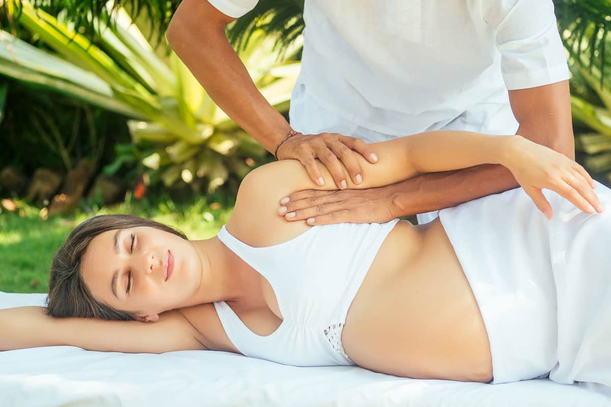 Prenatal massage: what are the benefits and risks?